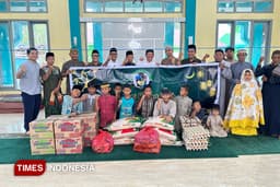 IKA UMI Bontang Bagi-bagi Sembako di Pondok Pesantren