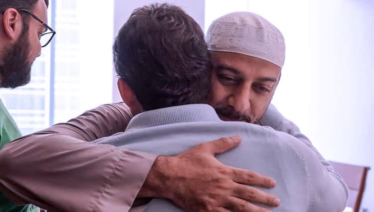 Posting Foto Berpelukan Erat dengan Syekh Ali Jaber, Ini Doa Sandiaga Uno