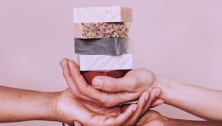 Solid Shampoo, Wujud Upaya Ringankan Bumi dari Pencemaran Air